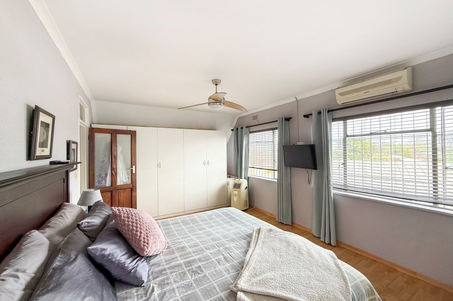 4 Bedroom Property for Sale in Bothasig Western Cape